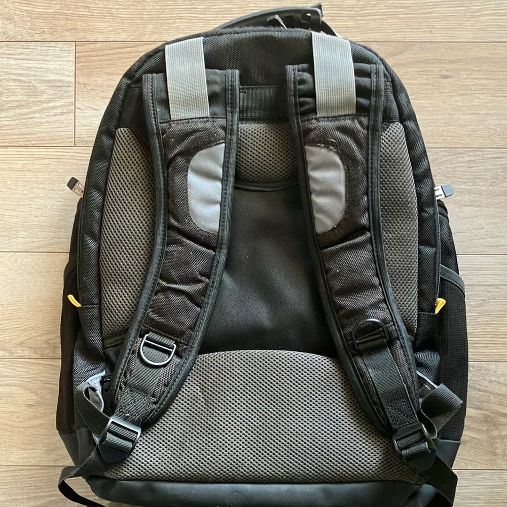 Targus Heavy Duty Laptop Backpack - Picture 5 of 9